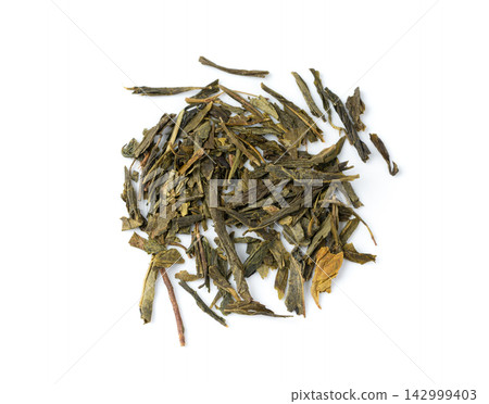 Green tea leaves macro texture Green tea leaves macro texture 142999403