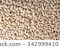 White kidney bean, dry cannellini beans pile 142999410