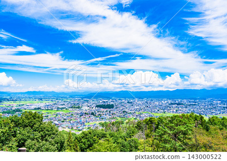 米澤市全景 [山形縣地方城市米澤市的鳥瞰圖] 143000522