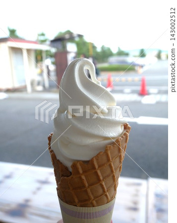 冷牛奶口味軟冰淇淋 冷牛奶口味軟冰淇淋 143002512