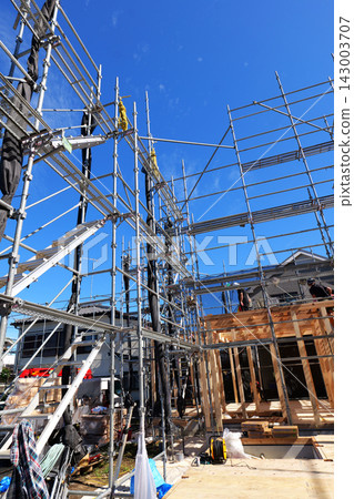 Japanese Construction Scaffolding with Safety Netting Japanese Construction Scaffolding with Safety Netting 143003707
