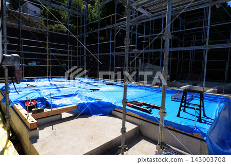 Japanese Construction Scaffolding with Safety Netting 143003708