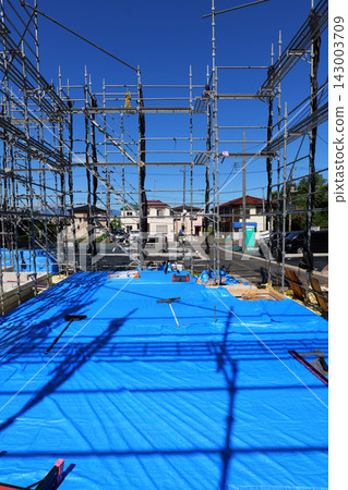 Japanese Construction Scaffolding with Safety Netting Japanese Construction Scaffolding with Safety Netting 143003709