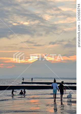 久沼海灘的傍晚景色 143008744
