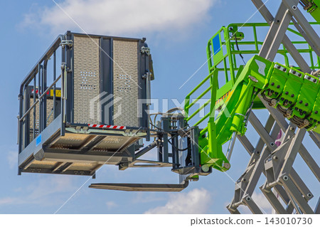 Telehandler Aerial Work Platform 143010730