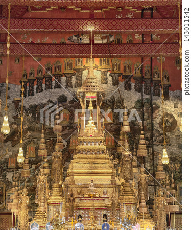 The emerald Buddha in Wat Phra Kaew in the Grand Palace in Bangkok The emerald Buddha in Wat Phra Kaew in the Grand Palace in Bangkok 143011542
