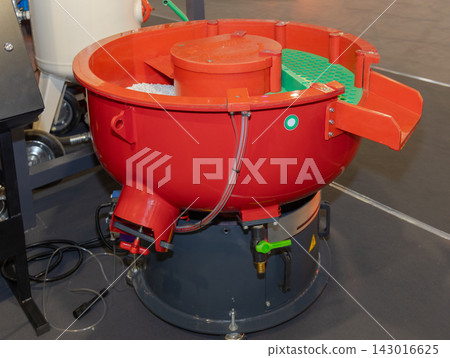 Vibratory Finishing Polishing Machine Vibratory Finishing Polishing Machine 143016625