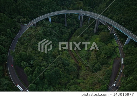 Aerial photograph capturing the loop bridge and elevated bridge in Hitoyoshi City, Kumamoto Prefecture. Aerial photograph capturing the loop bridge and elevated bridge in Hitoyoshi City, Kumamoto Prefecture. 143016977