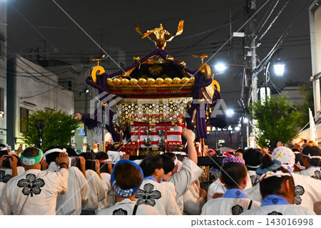 諏訪神社年度祭:主神社移動神社的遊行,東京 諏訪神社年度祭:主神社移動神社的遊行,東京 143016998