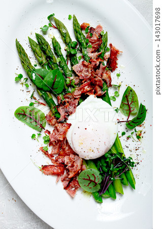asparagus with poached egg and fried bacon, micro greens and spices, breakfast, homemade, no people, asparagus with poached egg and fried bacon, micro greens and spices, breakfast, homemade, no people, 143017698