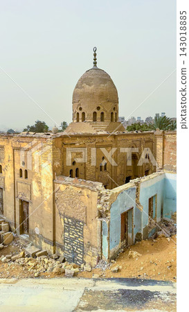 Slums and ruins in central Cairo, near the Citadel Slums and ruins in central Cairo, near the Citadel 143018885