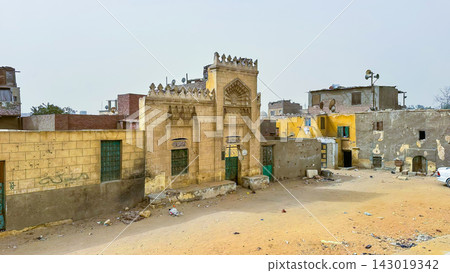 Slums and ruins in central Cairo, near the Citadel 143019342