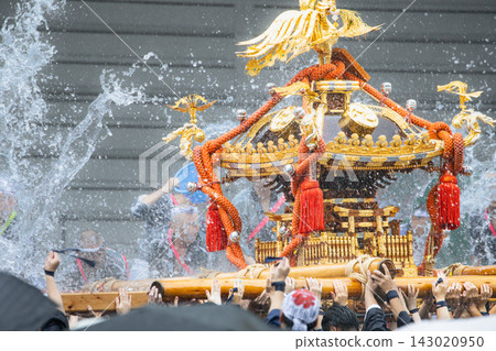 The portable shrine that was lifted during the annual festival of Tomioka Hachimangu Shrine The portable shrine that was lifted during the annual festival of Tomioka Hachimangu Shrine 143020950