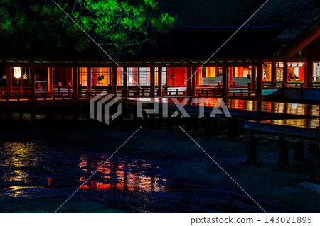 嚴島神社的黎明，國寶與世界遺產 [廣島縣初日市市] 143021895
