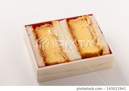 Rolled omelet, thick omelet, sandwich Rolled omelet, thick omelet, sandwich 143021941