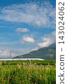 The Tokaido Shinkansen N700A runs through the rural area at the foot of Mount Ibuki. 143024062