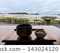 露台可俯瞰松島和大海，並提供抹茶和松田麻糬。 143024120