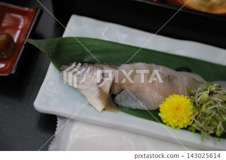 sashimi sashimi 143025614