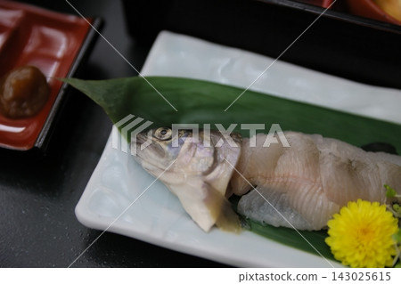sashimi sashimi 143025615