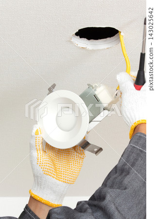 Lighting fixture installation; lighting fixtures and contractors Lighting fixture installation; lighting fixtures and contractors 143025642