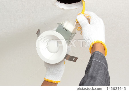 Lighting fixture installation; lighting fixtures and contractors Lighting fixture installation; lighting fixtures and contractors 143025643