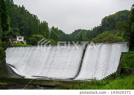 Shirakawa Dam, where the water flow is beautiful. Shirakawa Dam, where the water flow is beautiful. 143026371