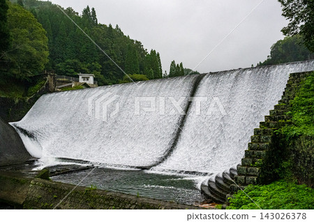 Shirakawa Dam, where the water flow is beautiful. Shirakawa Dam, where the water flow is beautiful. 143026378