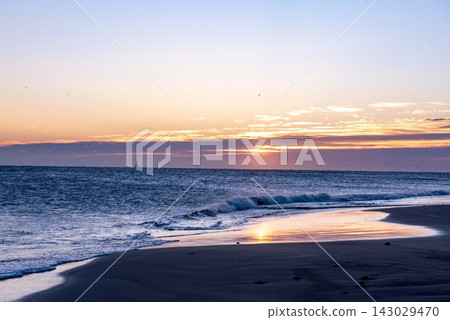 一年中的第一個海上日出 一年中的第一個海上日出 143029470
