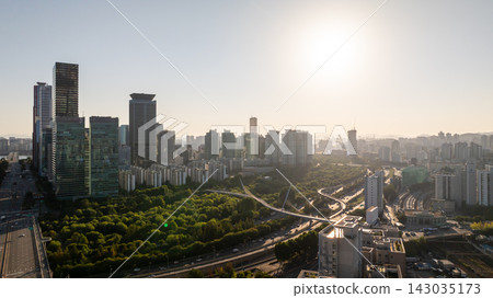 Aerial view of morning sunrise over Hangang River and Yeouido skyline in Seoul Aerial view of morning sunrise over Hangang River and Yeouido skyline in Seoul 143035173