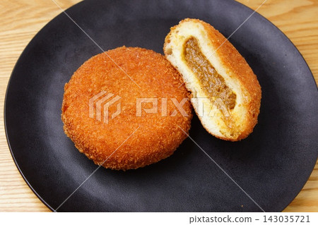 咖哩麵包配菜麵包 咖哩麵包配菜麵包 143035721