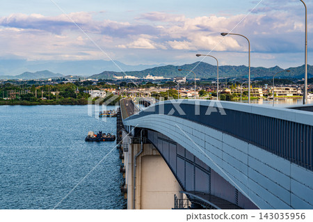 滋賀縣大津市、守山市琵琶湖大橋 滋賀縣大津市、守山市琵琶湖大橋 143035956