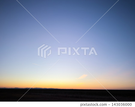 Minimal Twilight Horizon Beneath Clear Blue Evening Sky Minimal Twilight Horizon Beneath Clear Blue Evening Sky 143036000