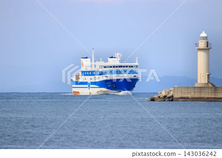 Crossing the Kii Channel and operating the 'Nankai Shikoku Line'... [Nankai Ferry] Ferry Ai 143036242