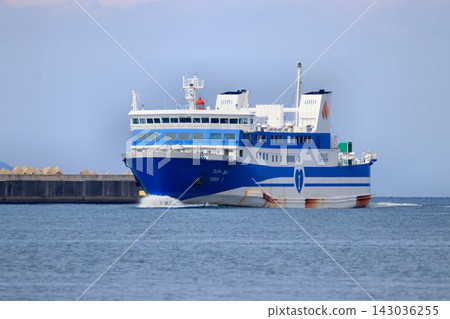 Crossing the Kii Channel and operating the 'Nankai Shikoku Line'... [Nankai Ferry] Ferry Ai 143036255