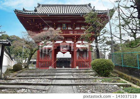 京都伏見區深草的法東寺仁王門 143037119