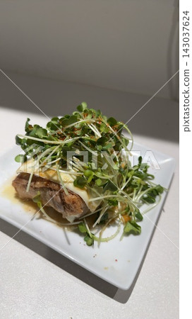 美味的炸豆腐裹肉 143037624