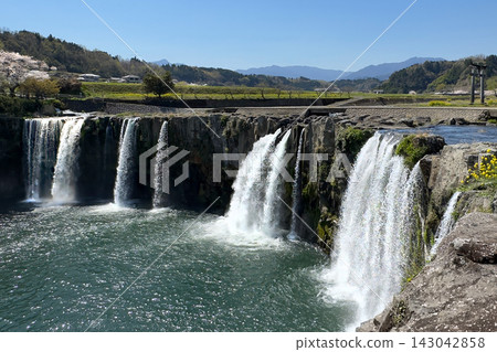 Waterfall of Hatassiri 143042858