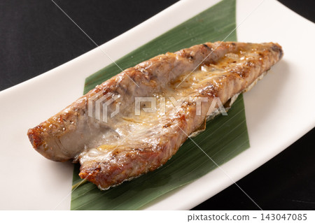 [Miyagi Prefecture] Salt-grilled Bonito Belly 143047085