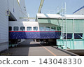 A traverse connecting the factories of the Sendai General Rolling Stock Depot. 143048330