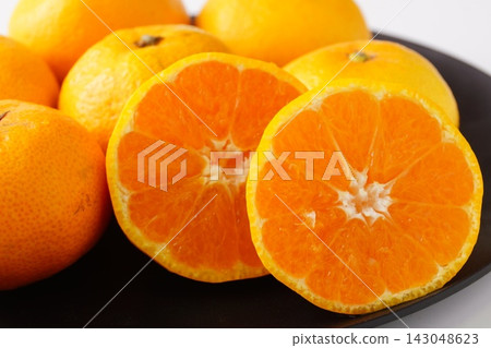 Sweet Wakayama mandarins Sweet Wakayama mandarins 143048623