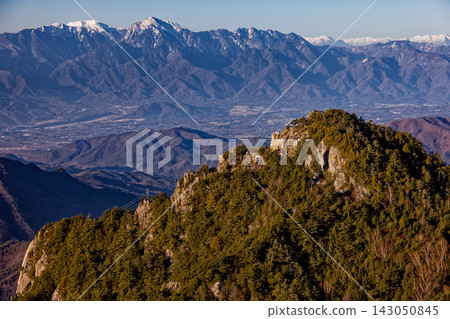 Takami-iwa and the Southern Alps, including Mt. Kai-Komagatake and Mt. Senjogatake, as seen from near Mt. Kinpu and Dainichi-iwa. Takami-iwa and the Southern Alps, including Mt. Kai-Komagatake and Mt. Senjogatake, as seen from near Mt. Kinpu and Dainichi-iwa. 143050845