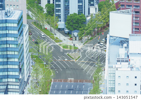 從高層俯瞰,可以欣賞到中之島和梅田地區美麗的城市天際線以及河流景色。 從高層俯瞰,可以欣賞到中之島和梅田地區美麗的城市天際線以及河流景色。 143051547