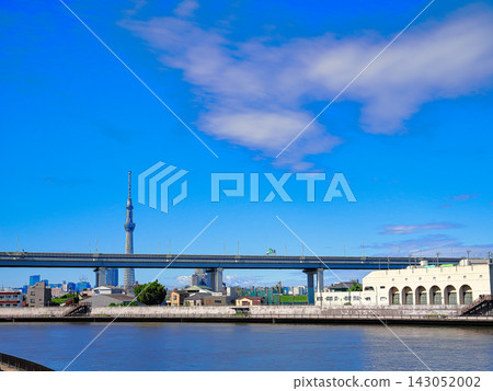View of Tokyo Skytree and Metropolitan Expressway from Nakagawa 143052002