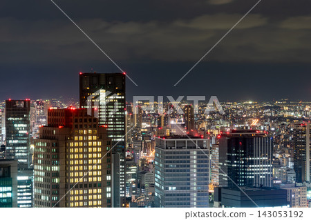 大阪府:日本都會景觀-大都會大阪市中心夜景。 大阪府:日本都會景觀-大都會大阪市中心夜景。 143053192