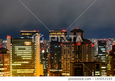大阪府:日本都會景觀-大都會大阪市中心夜景。 大阪府:日本都會景觀-大都會大阪市中心夜景。 143053193