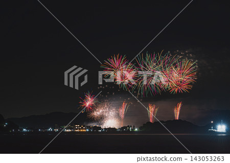 A view of the fireworks at the Shinojima Gion Festival and Nojima Festival from Irago (Aichi Prefecture) A view of the fireworks at the Shinojima Gion Festival and Nojima Festival from Irago (Aichi Prefecture) 143053263
