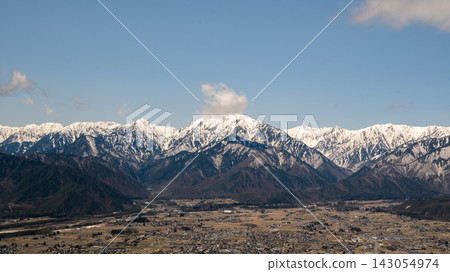 長野縣白馬村北阿爾卑斯山仍有積雪 長野縣白馬村北阿爾卑斯山仍有積雪 143054974