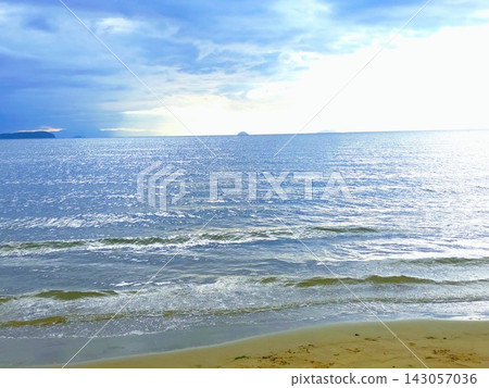 多雲的海 多雲的海 143057036