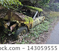 一輛腐爛的汽車 143059555