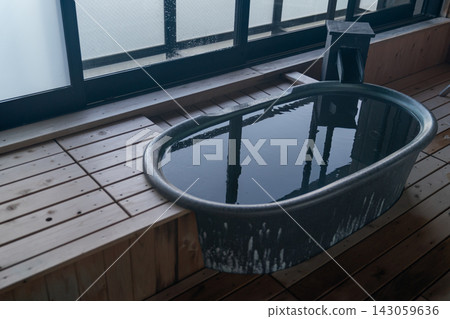 浴缸、浴池、浴室、沐浴、日式、木質、室內浴池、水面、放鬆、療癒、旅館、浴室 浴缸、浴池、浴室、沐浴、日式、木質、室內浴池、水面、放鬆、療癒、旅館、浴室 143059636